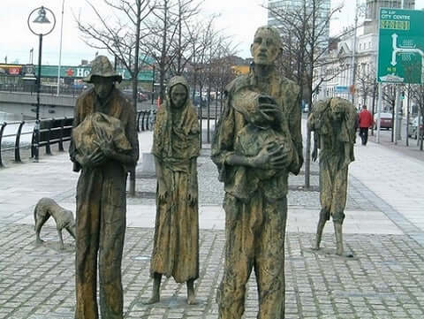 Memorial de la Gran Hambruna (Dublín). Rowan Gillespie (1997). 
